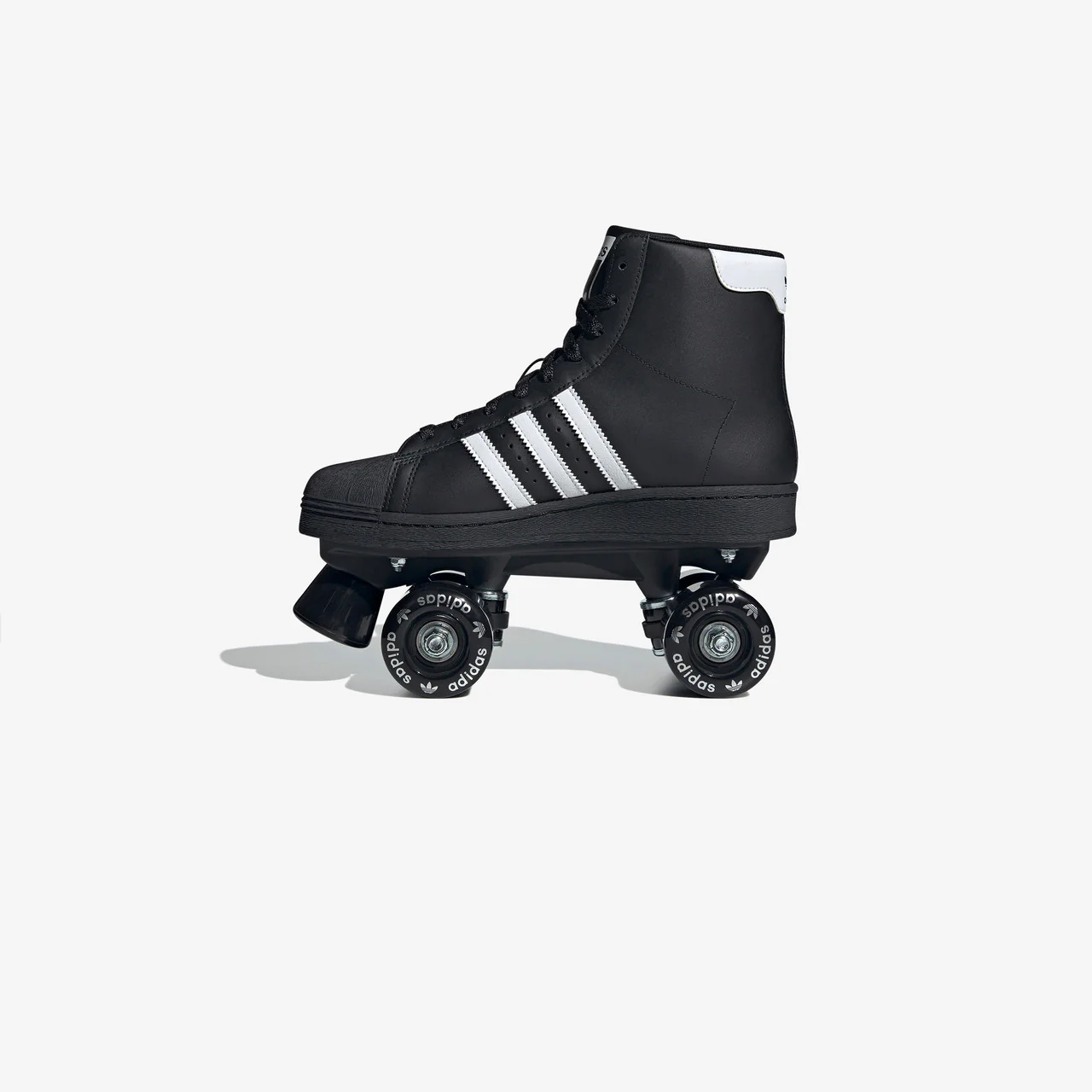 Wmns Superstar 82 Skate - Image 4