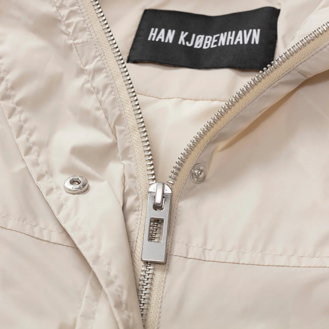 Wmns Nylon Windbreaker Midi Jacket - Image 7