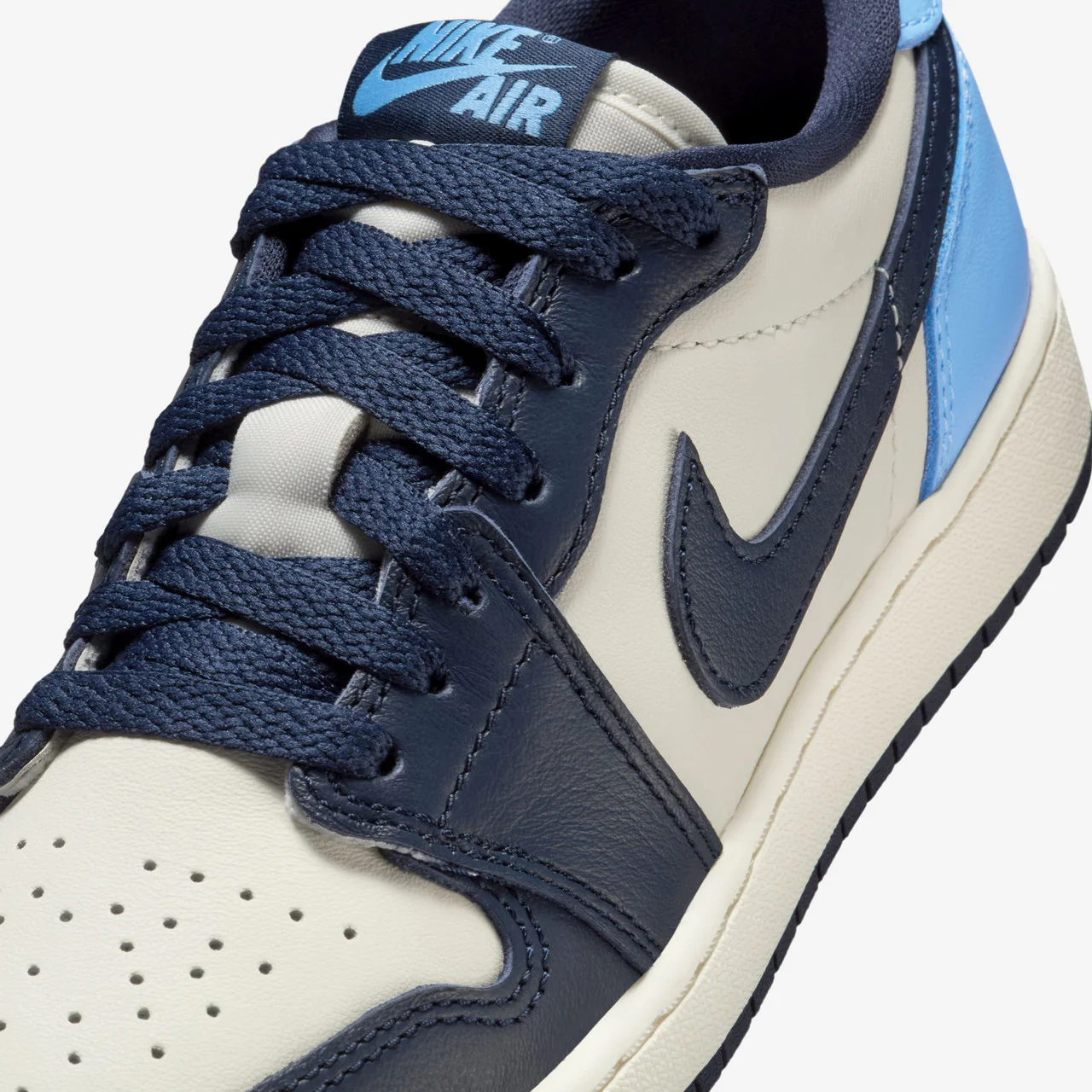 Air Jordan 1 Low OG (GS) - Image 4