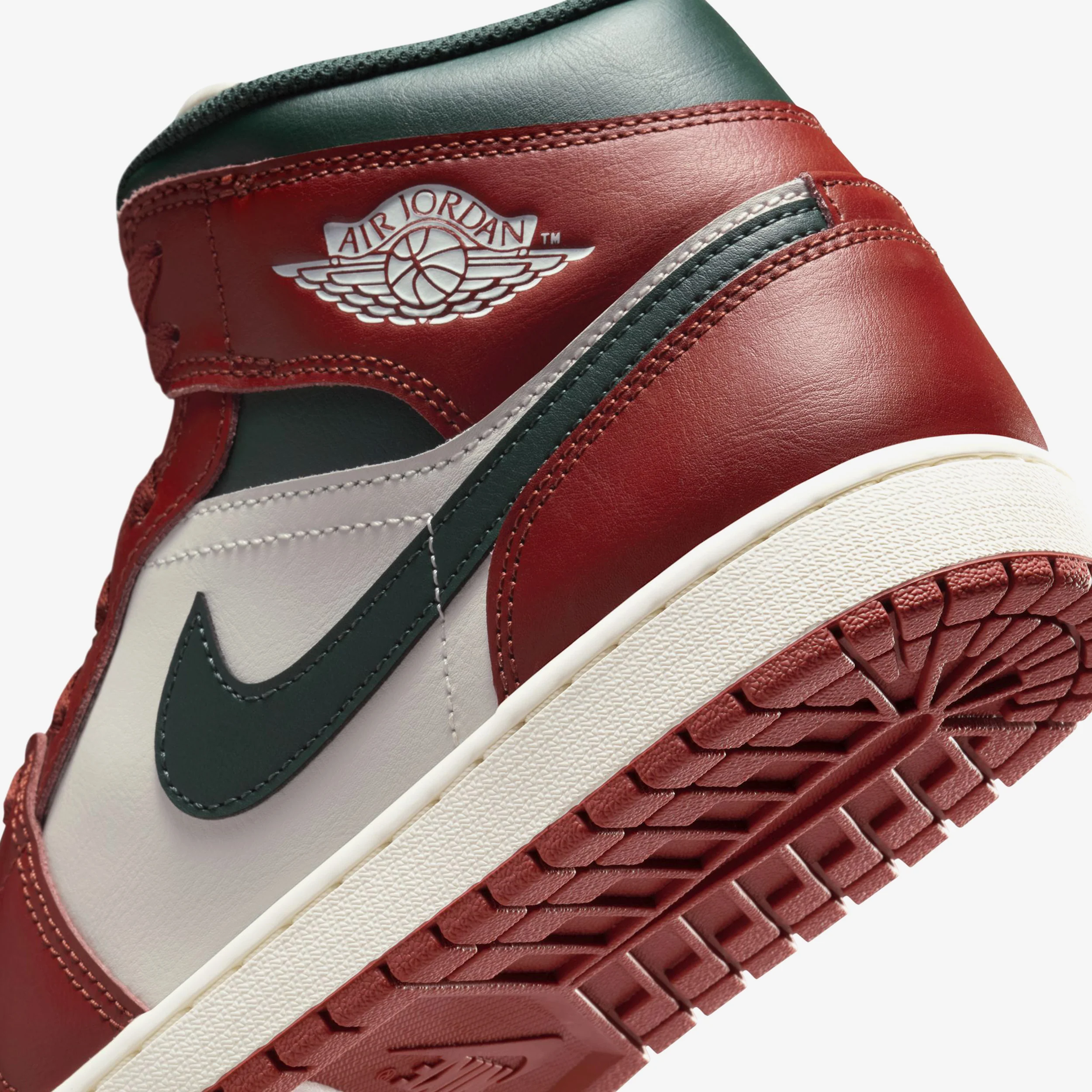 Air Jordan 1 Mid - Image 8