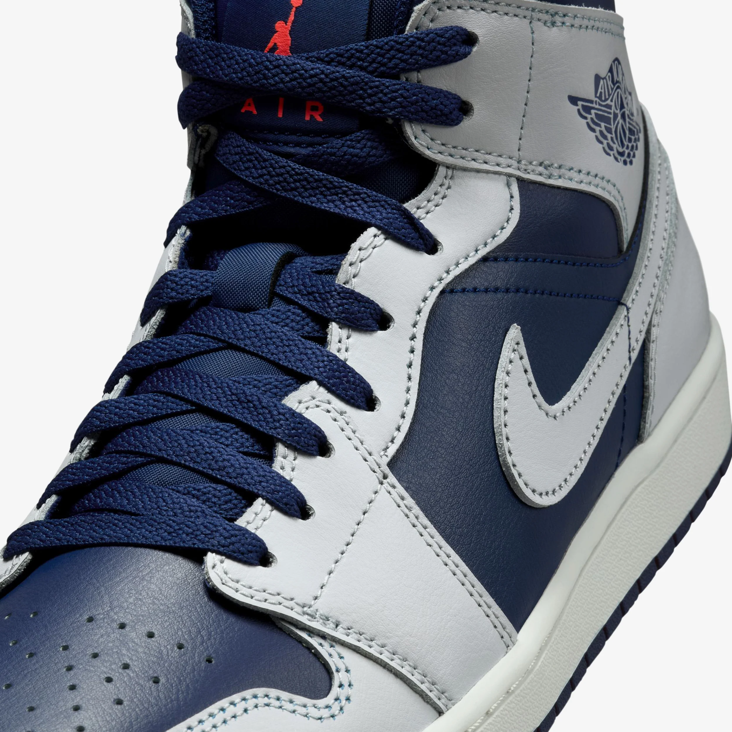 Air Jordan 1 Mid - Image 7