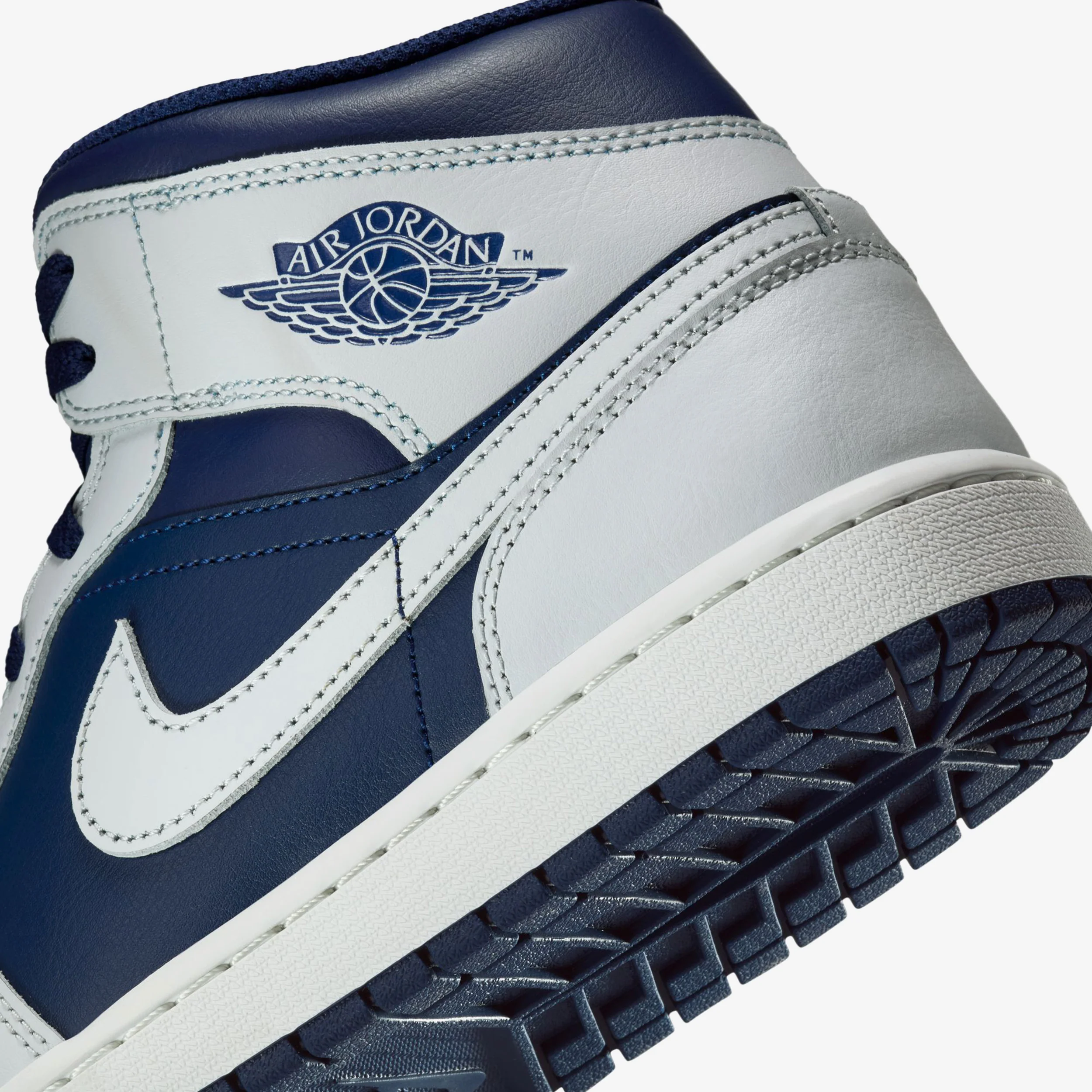 Air Jordan 1 Mid - Image 8