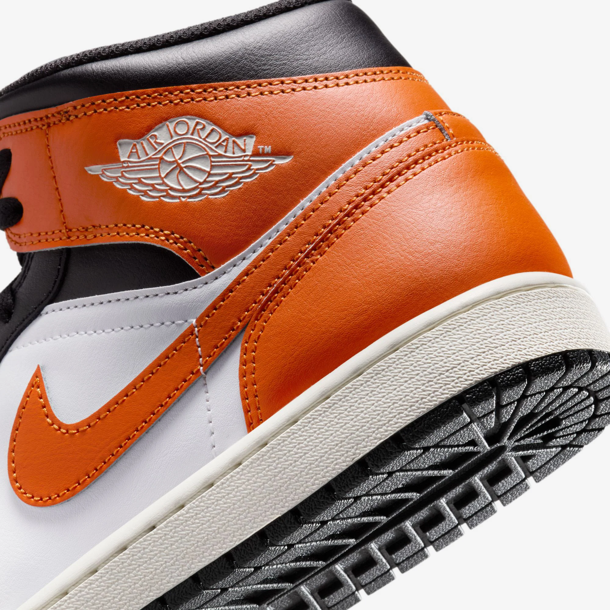 Air Jordan 1 Mid - Image 6