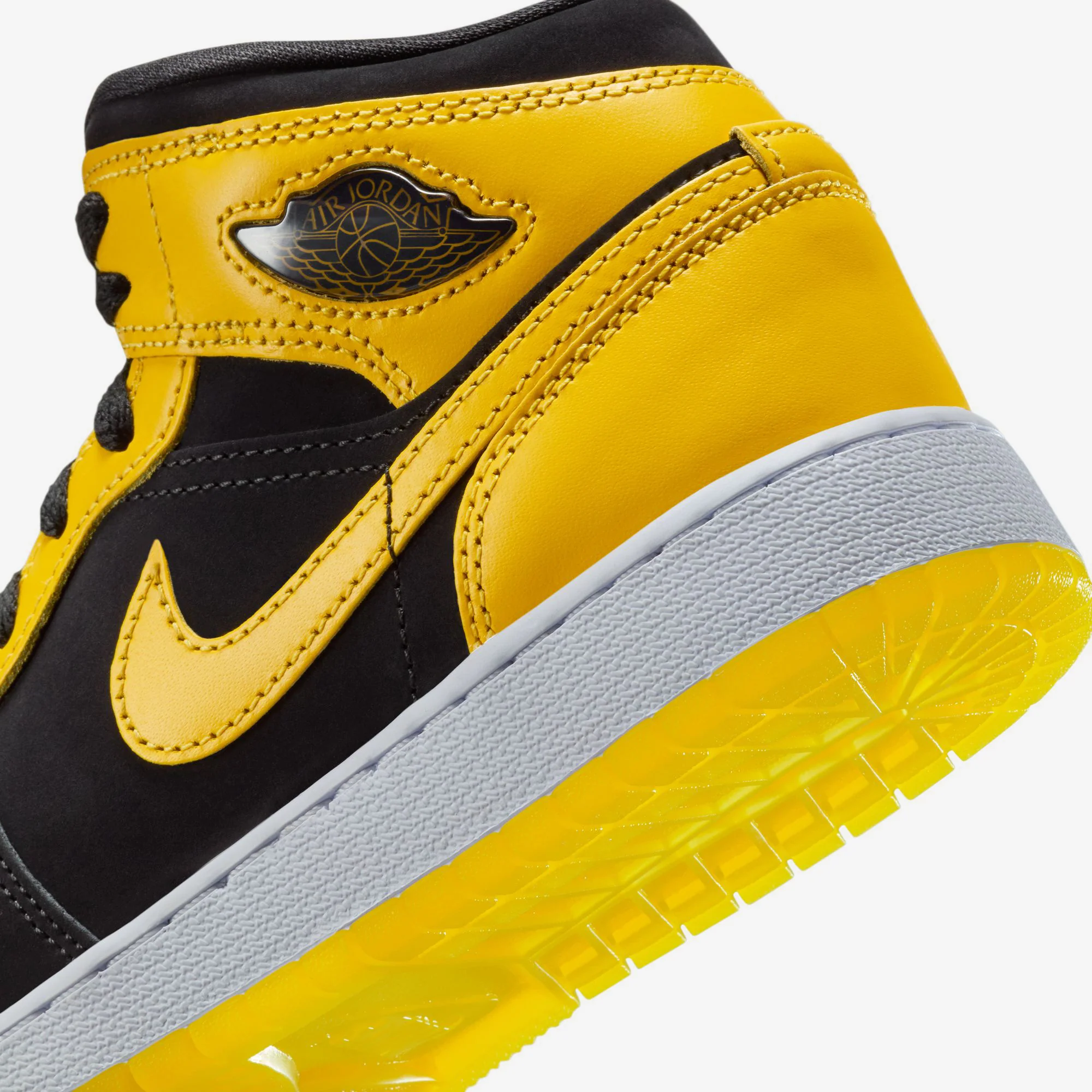 Air Jordan 1 Mid SE (GS) - Image 9