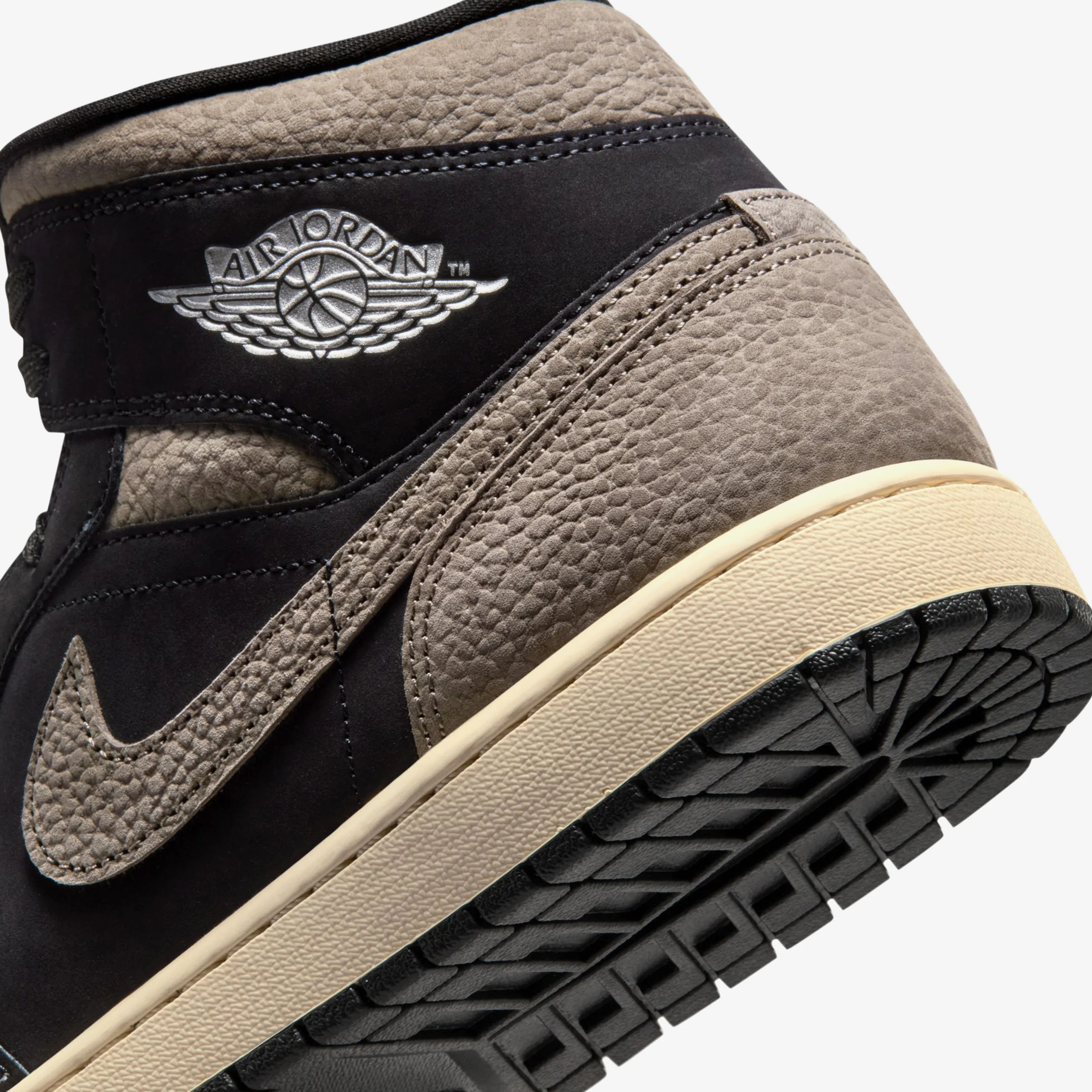 Air Jordan 1 Mid SE - Image 8