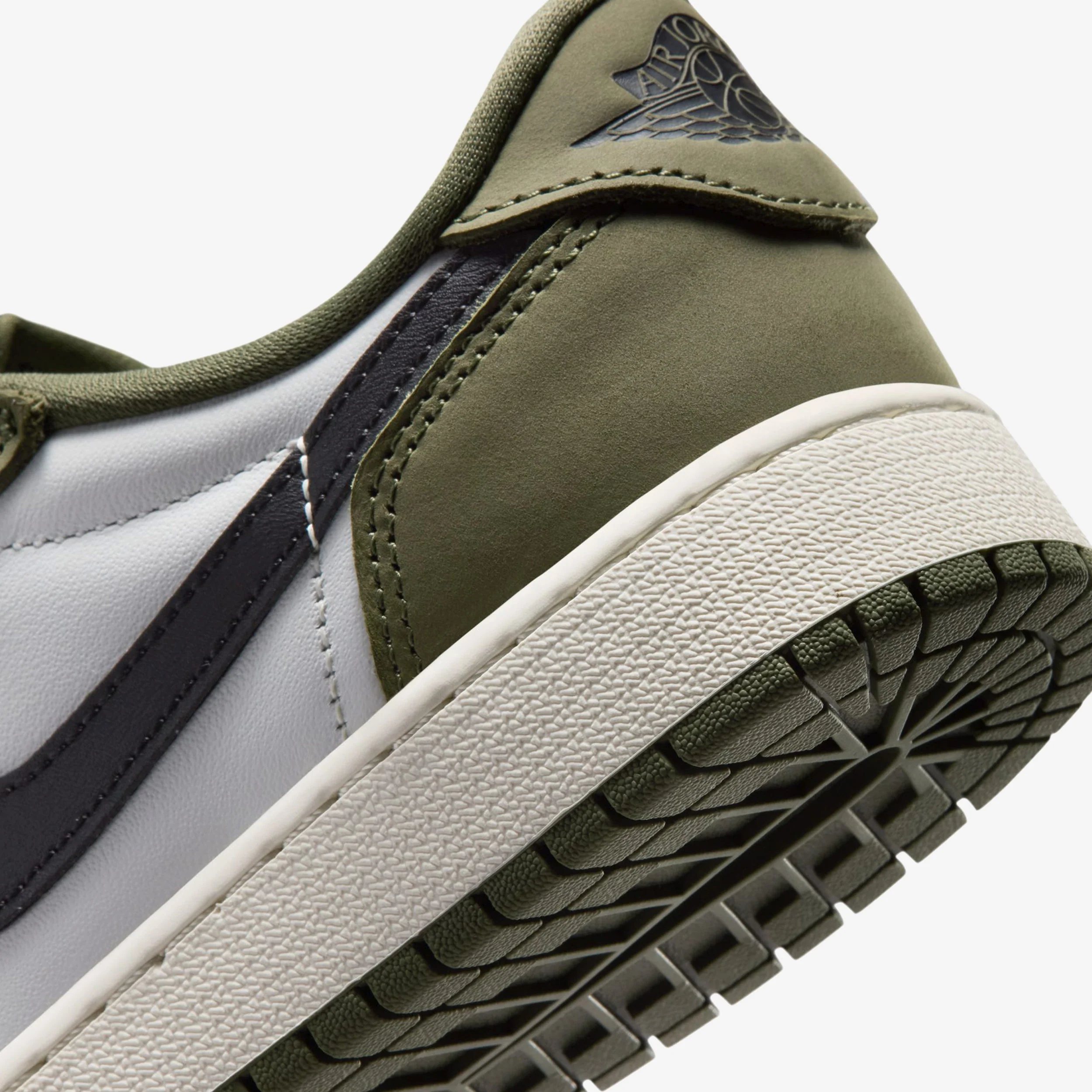 Air Jordan 1 Retro Low "Medium Olive" (GS) - Image 7