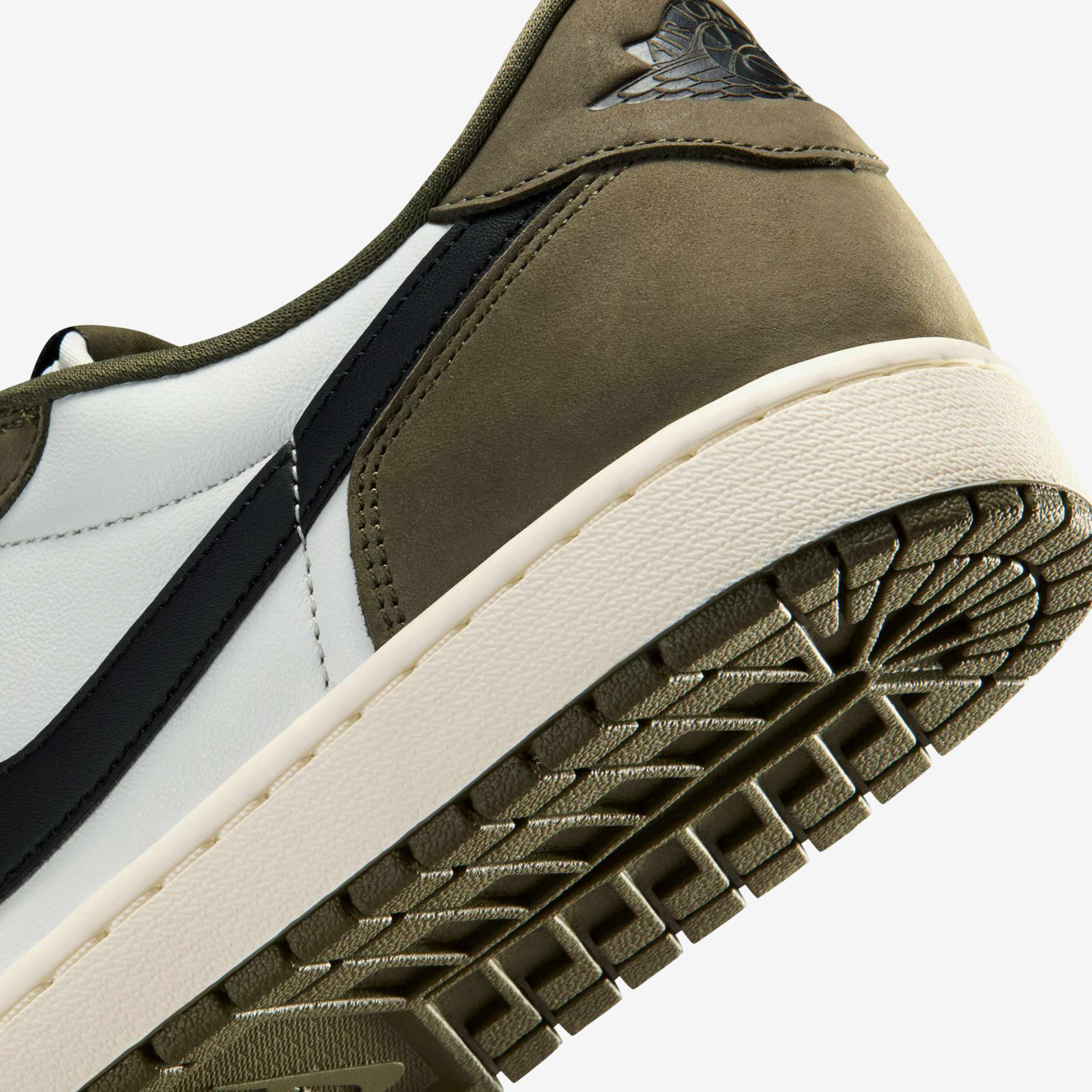Air Jordan 1 Retro Low OG "Medium Olive" - Image 7