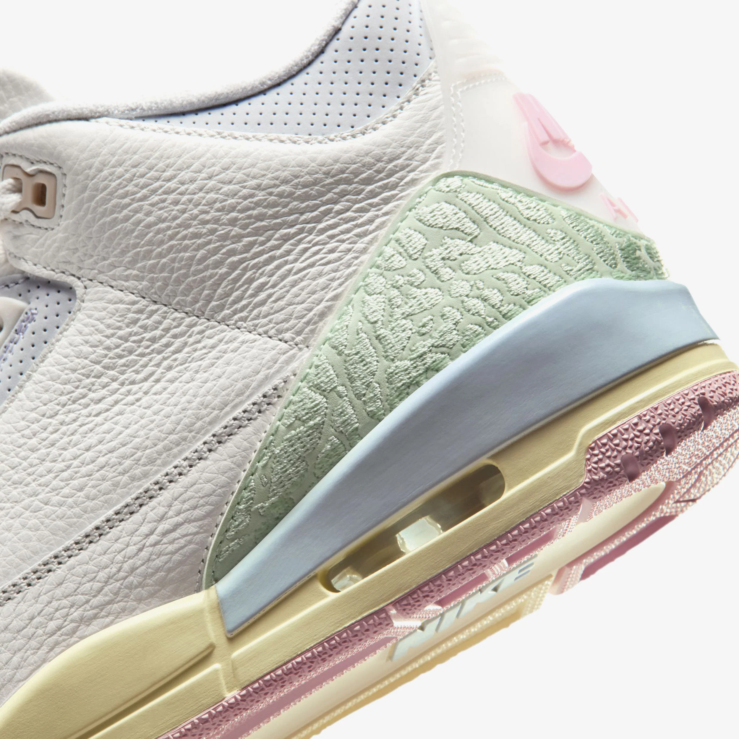 Air Jordan 3 Retro OG "Sail and Jade Aura" - Image 7
