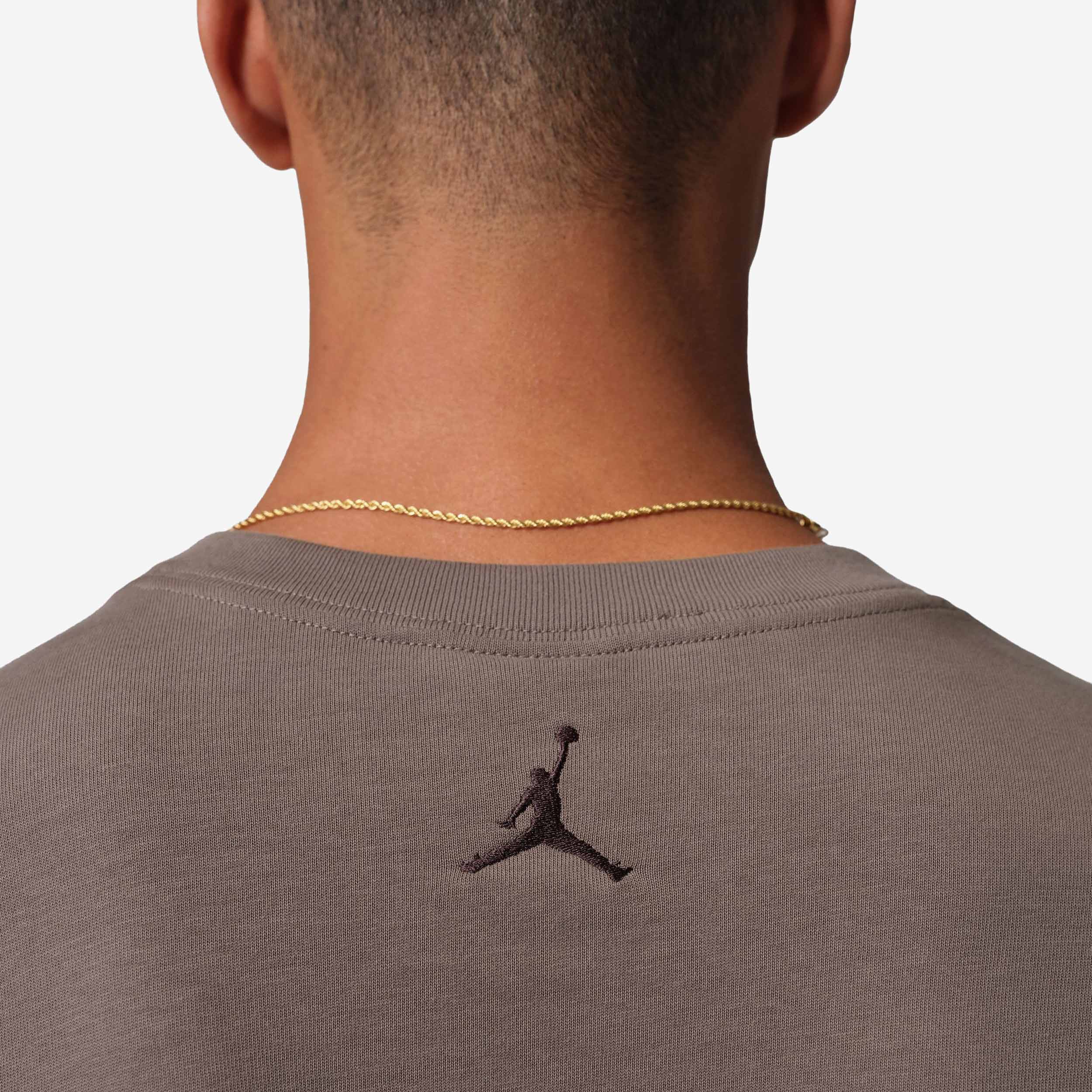 Air Oversized Long-Sleeve Tee - Image 4