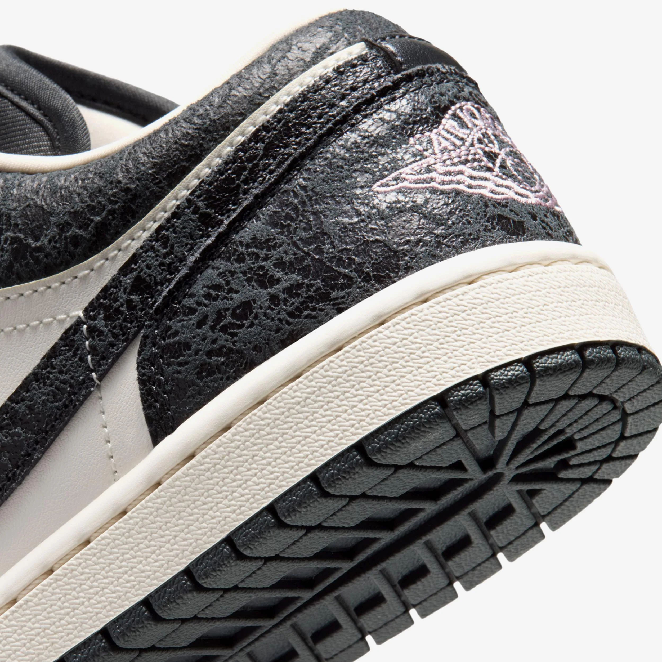 Wmns Air Jordan 1 Low SE - Image 7