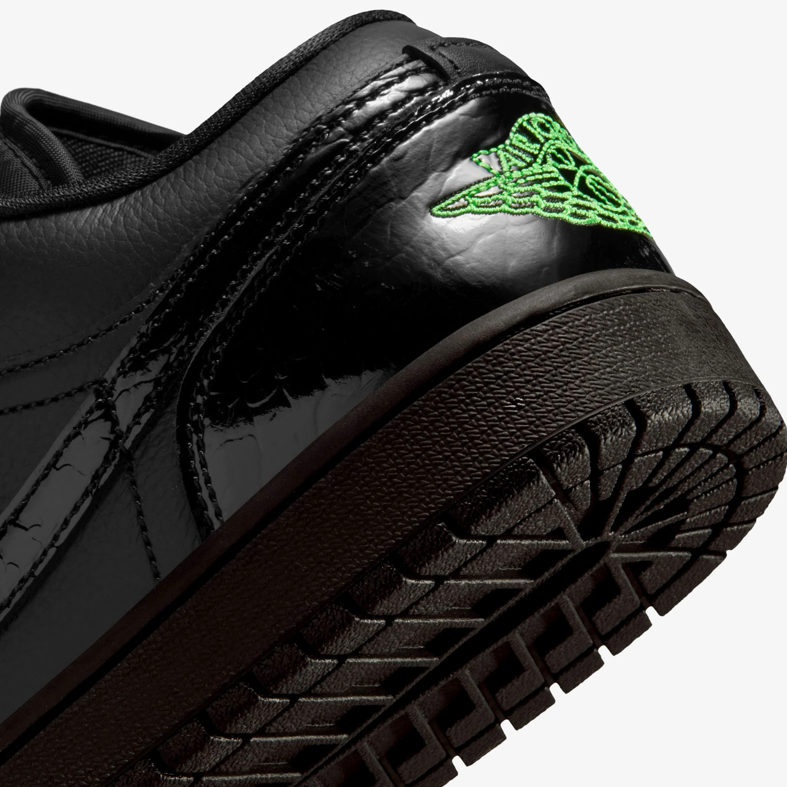 Wmns Air Jordan 1 Low SE - Image 7