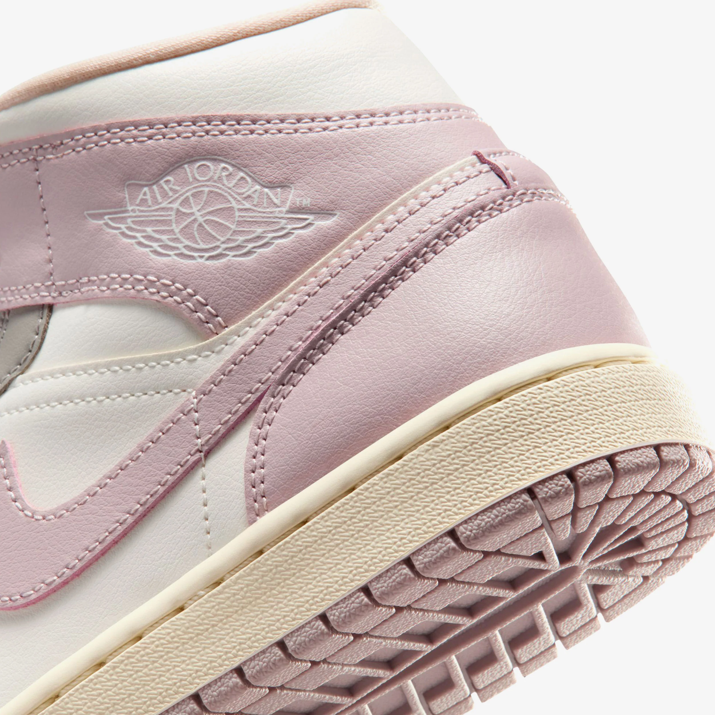 Wmns Air Jordan 1 Mid - Image 7
