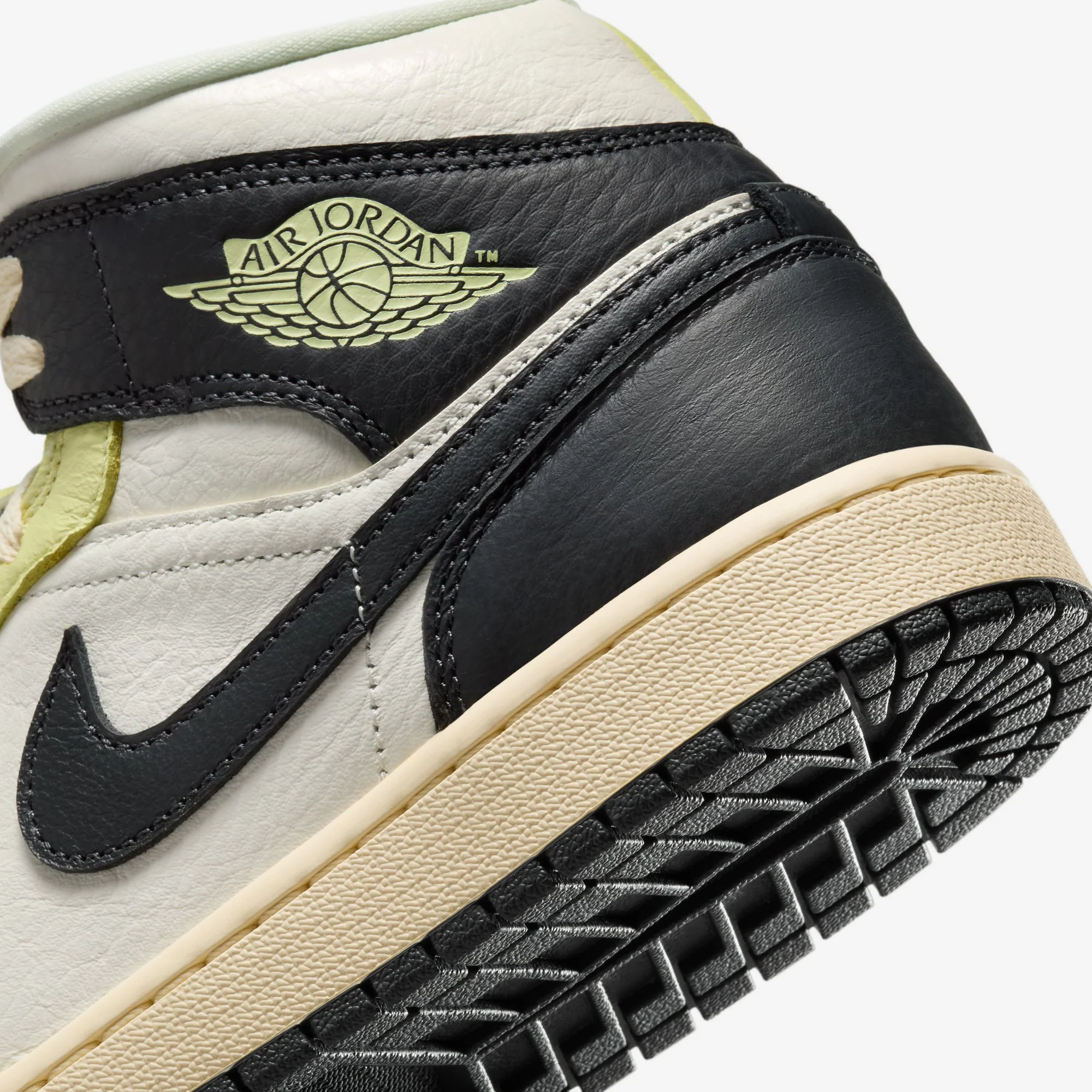 Wmns Air Jordan 1 Mid SE - Image 7