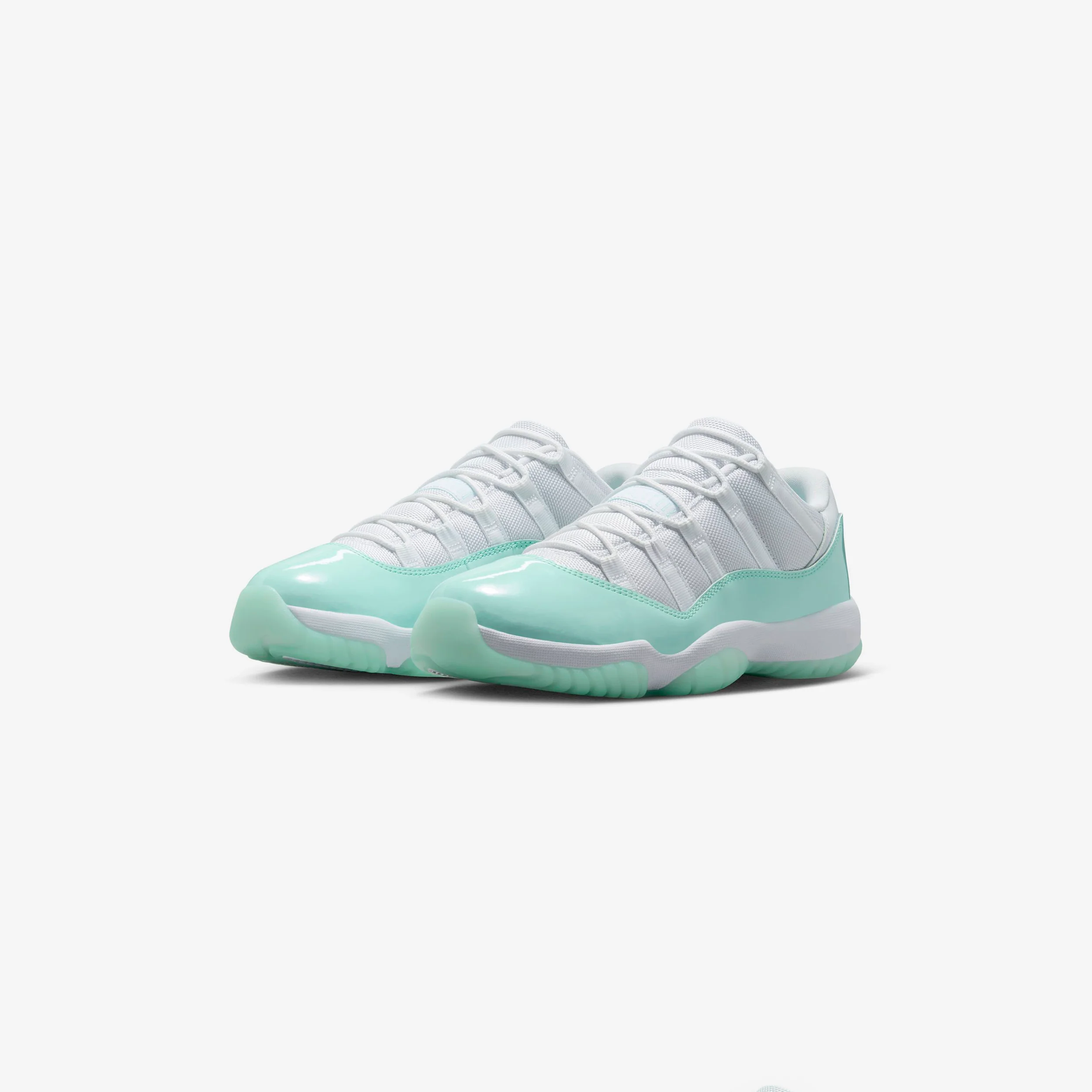 Wmns Air Jordan Retro 11 Low - Image 2