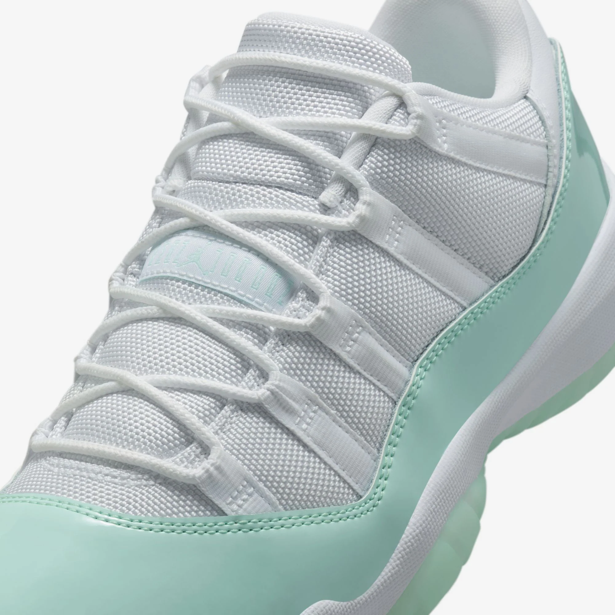 Wmns Air Jordan Retro 11 Low - Image 7