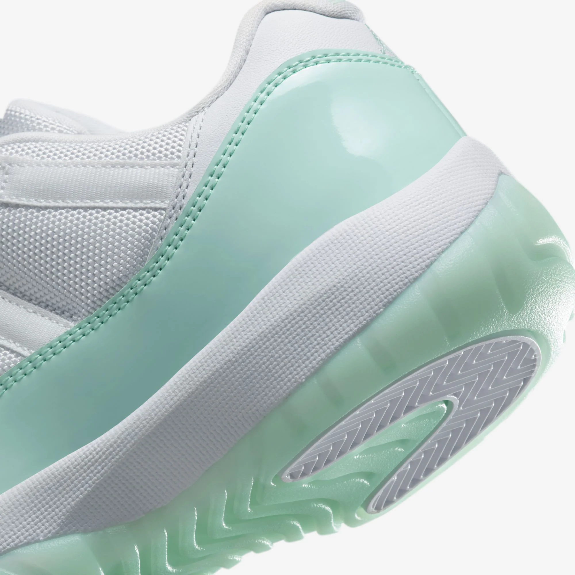 Wmns Air Jordan Retro 11 Low - Image 8
