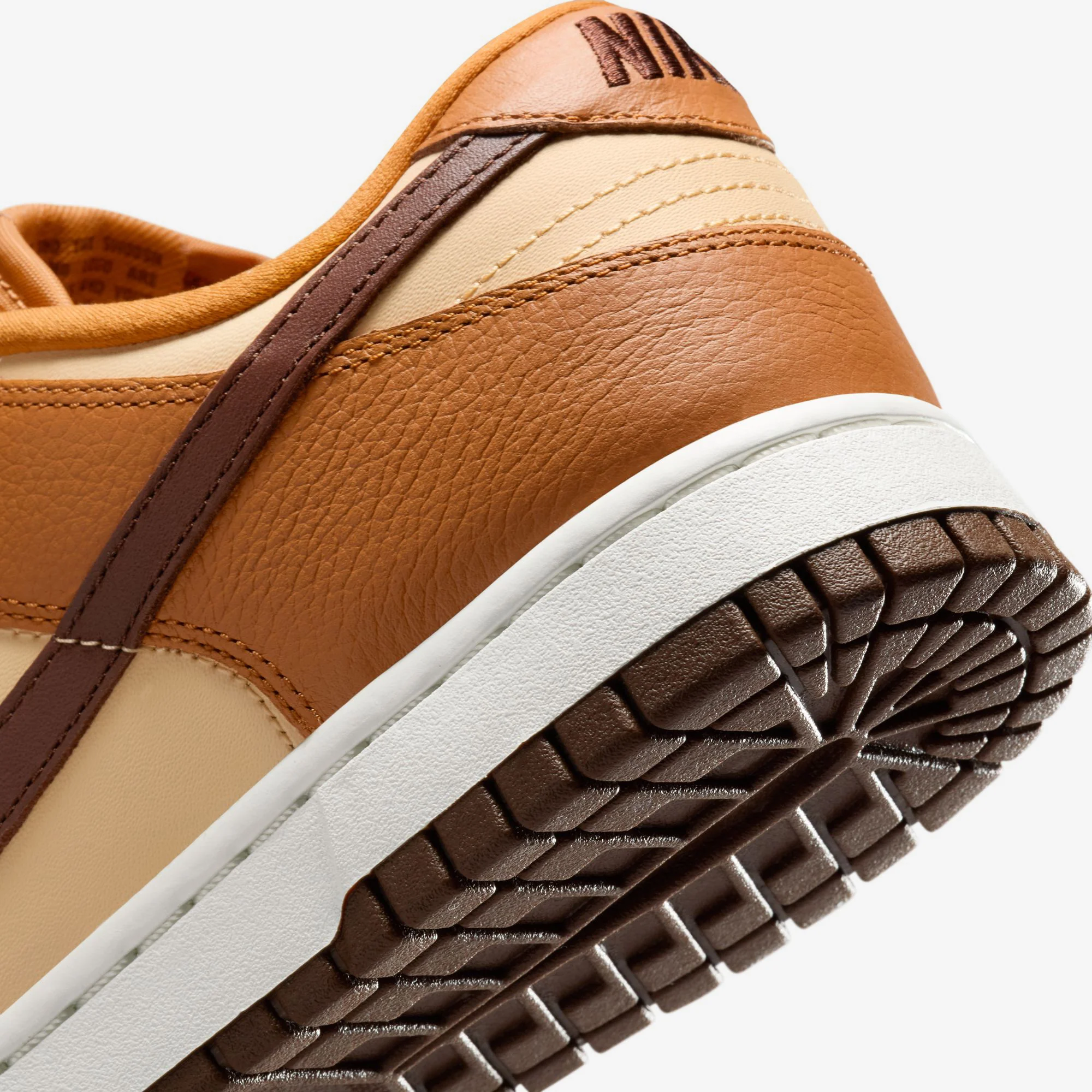 Dunk Low SE - Image 7