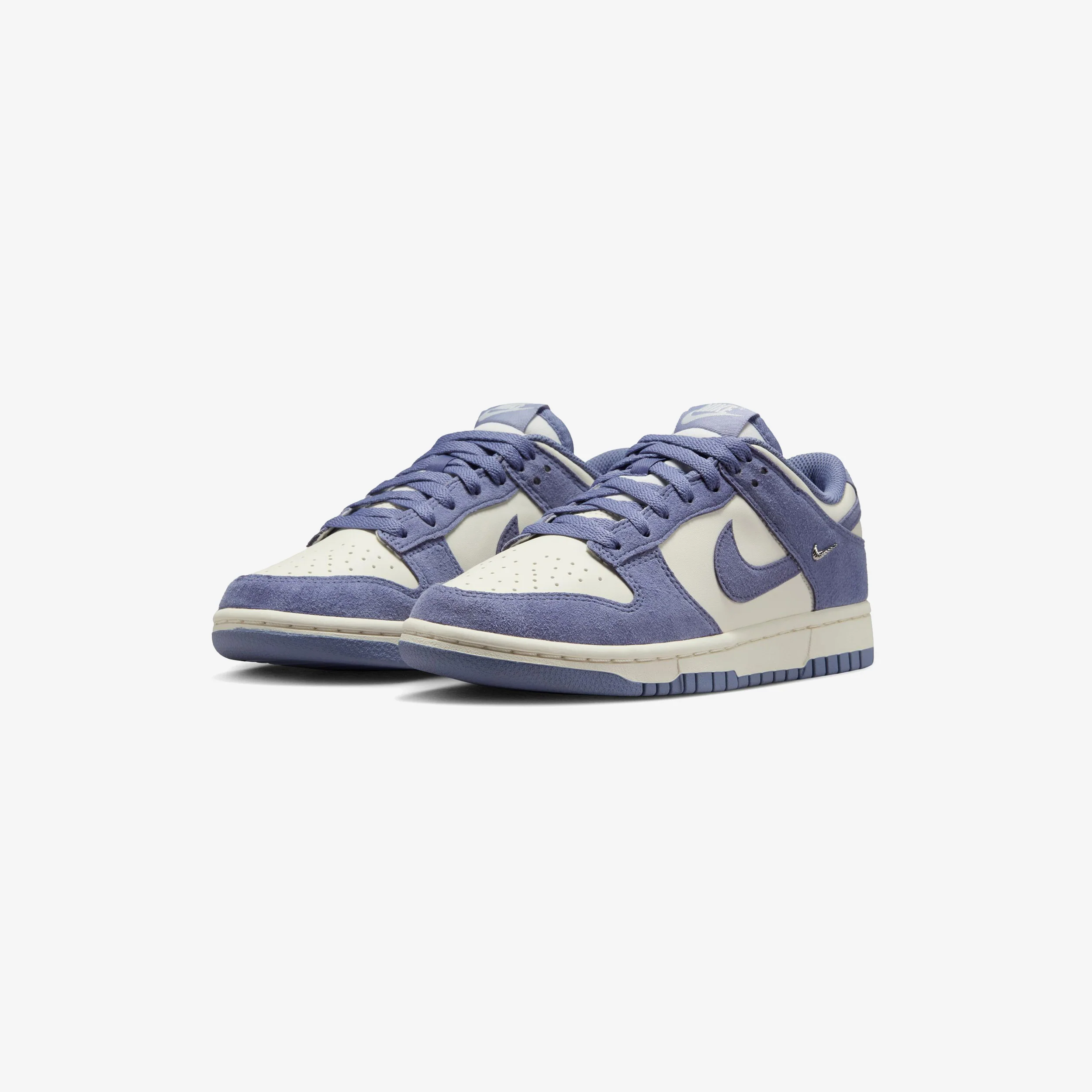 Wmns Dunk Low - Image 2