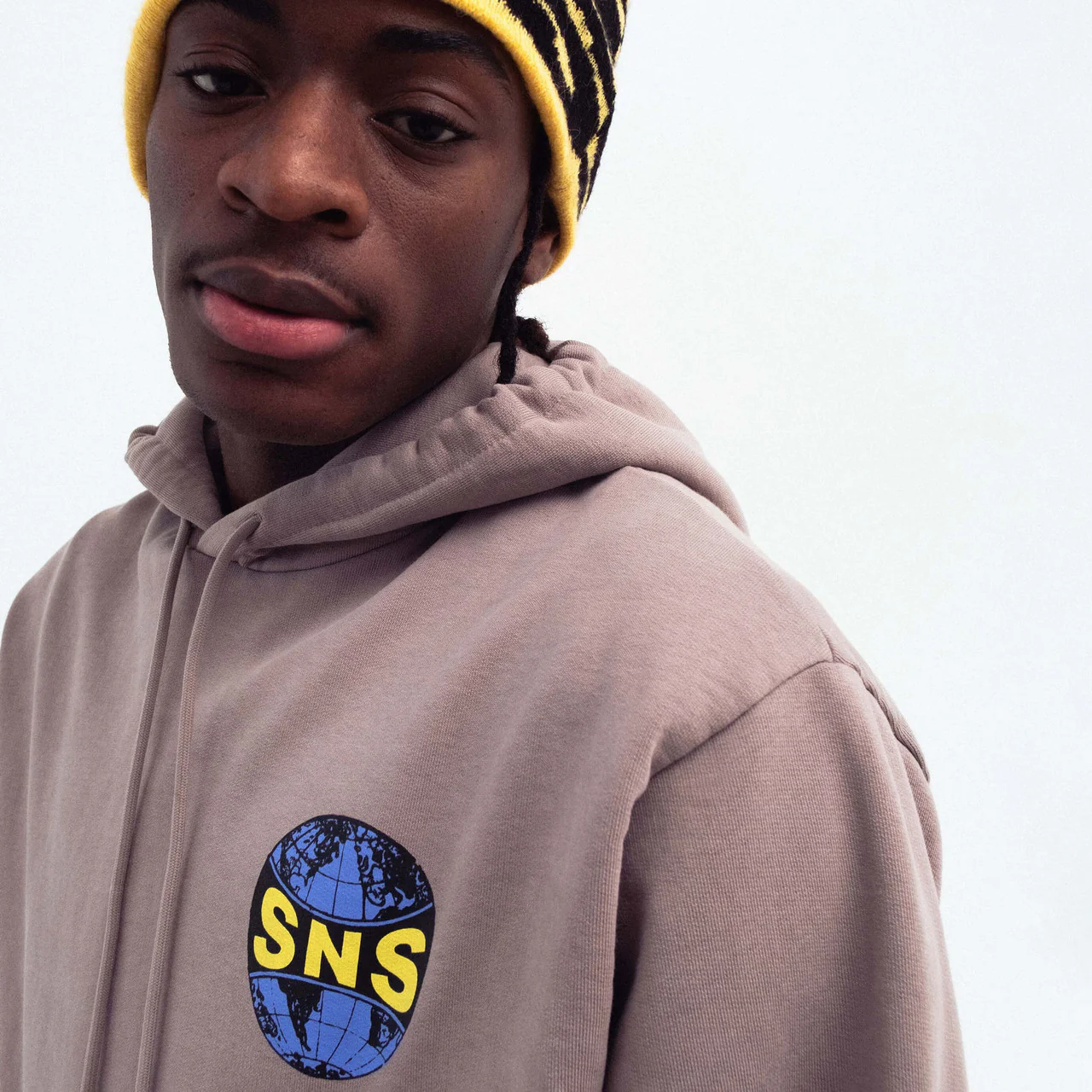 Globe Hoodie - Image 5