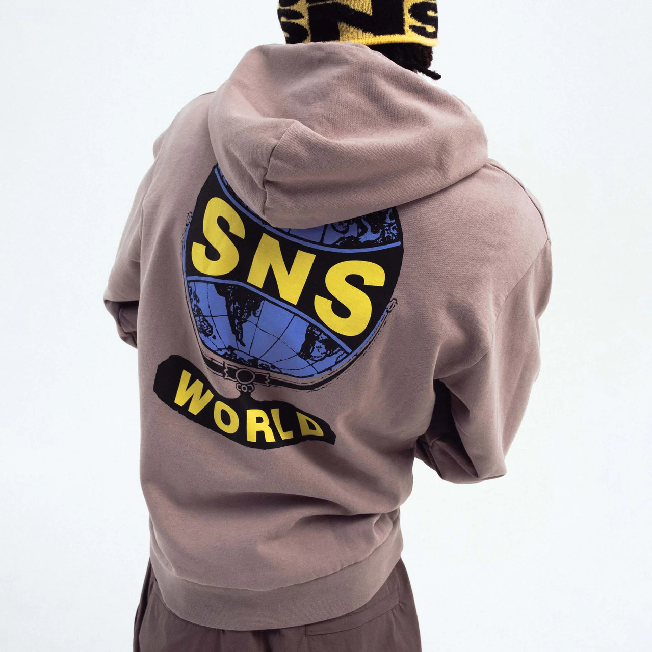 Globe Hoodie - Image 6