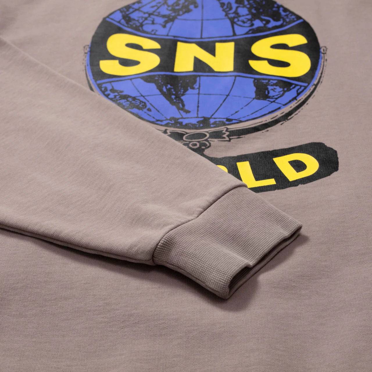 Globe Hoodie - Image 9