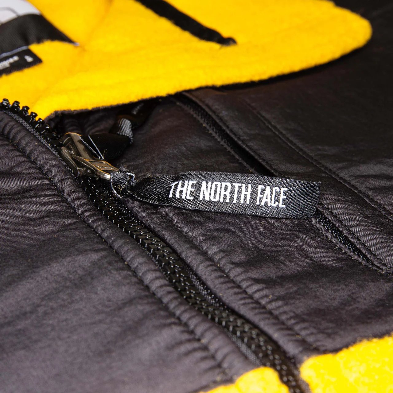 Wmns Retro Denali Jacket - Image 3